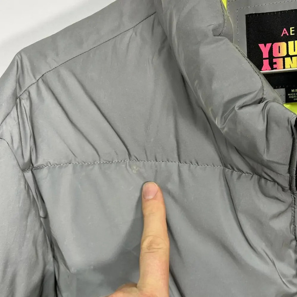AE X YOUNG MONEY Silver Puffer Reflective Coat Medium - Picture 6 of 10